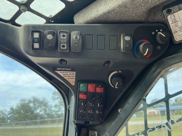 deere-325g-image-32