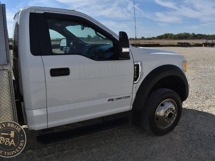 2017-ford-f550-image-55