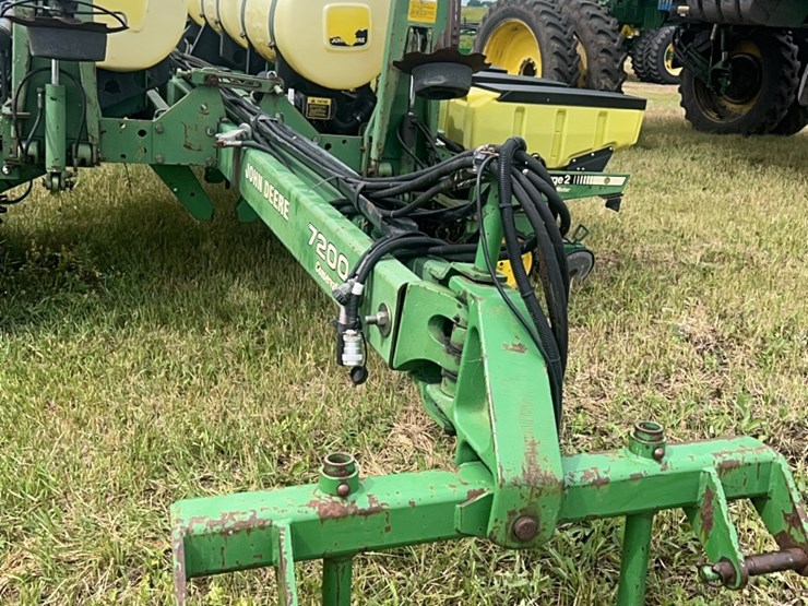 john-deere-7200-image-51