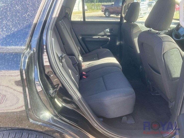 2010-ford-edge-image-22