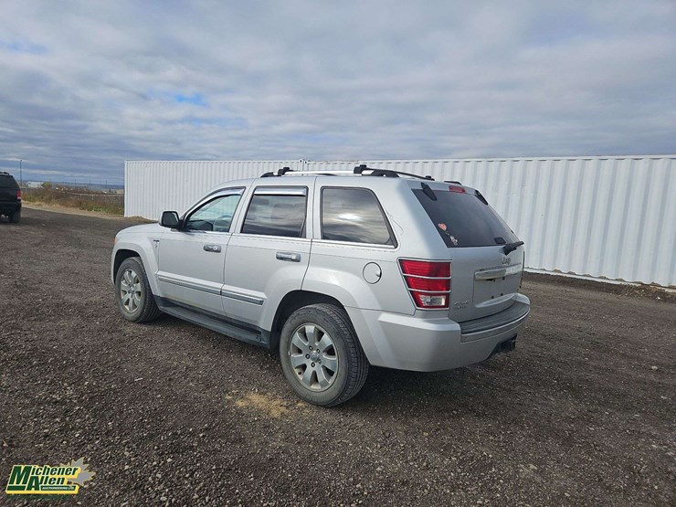 2010-jeep-grand-cherokee-image-2