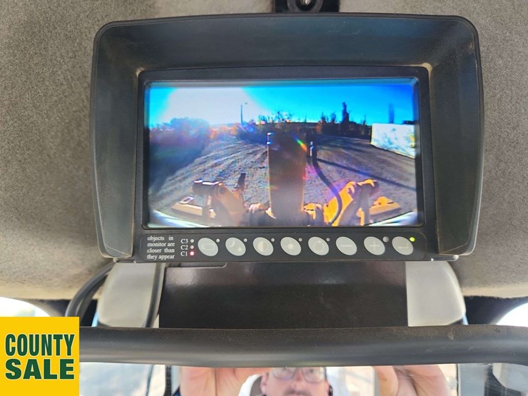 2015-caterpillar-14m-image-10