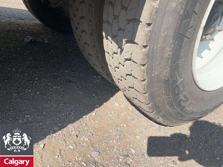 2018-freightliner-114sd-image-24