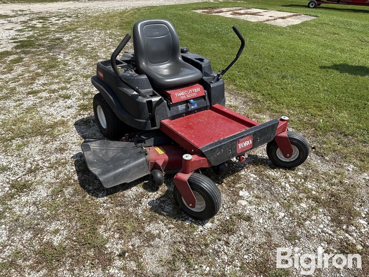 toro-ss-5000-zero-turn-lawn-mower-image-3