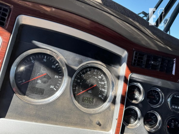2009-kenworth-t800-image-98