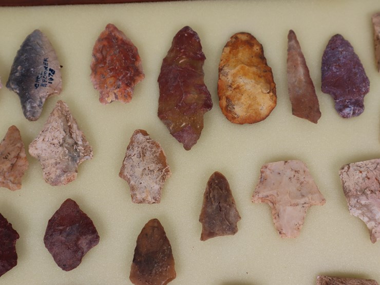 #22-•-#4162-•-(30)-framed-native-american-artifacts-image-6