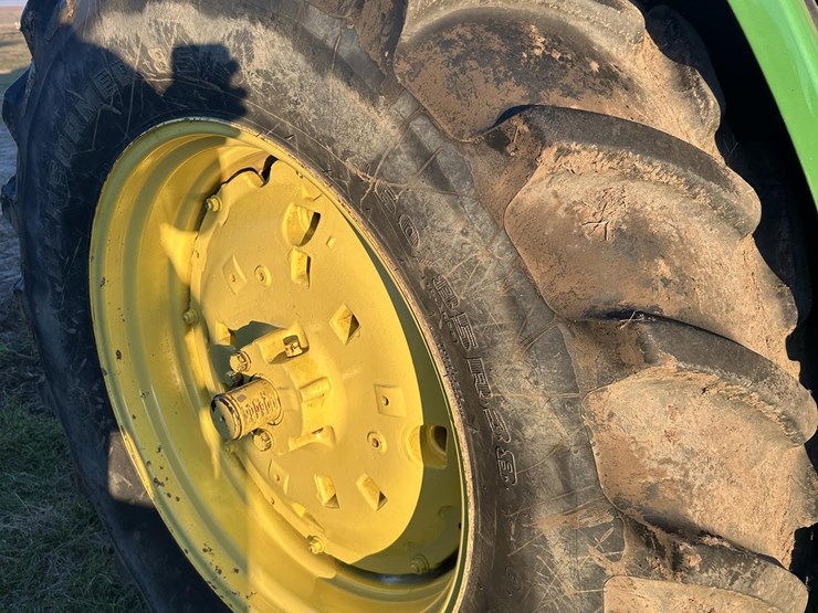 john-deere-6400-image-28