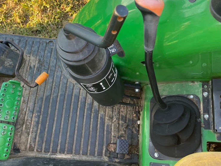 2022-john-deere-5075e-image-27