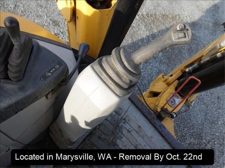 2014-caterpillar-420f-image-19