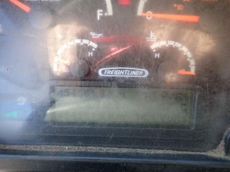 2012-freightliner-mt55-image-14