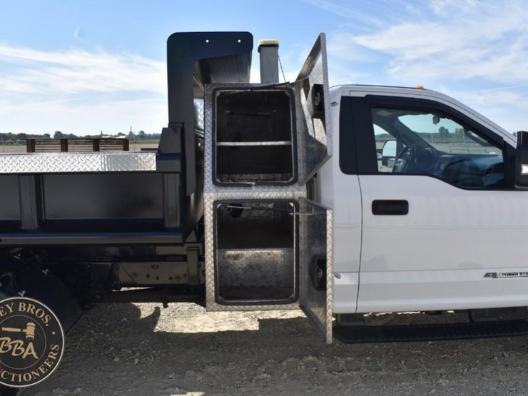 2017-ford-f550-image-56