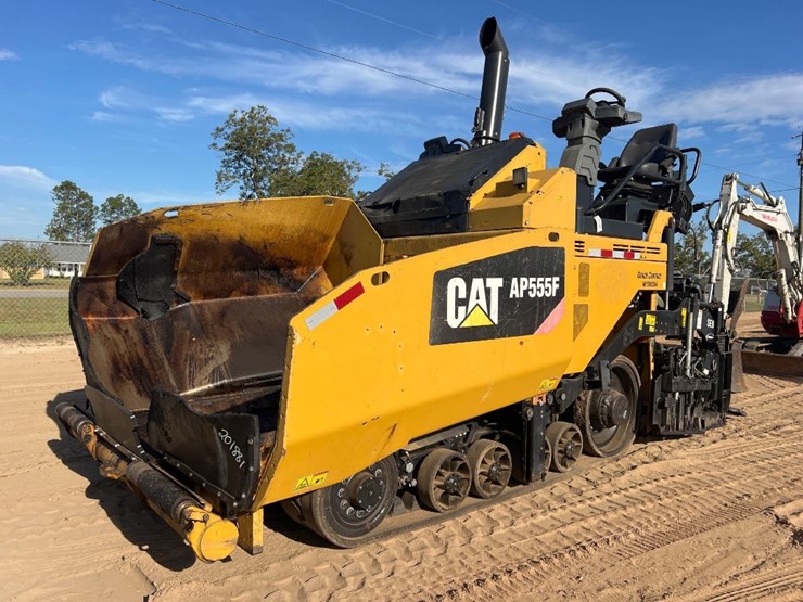 2017-caterpillar-ap-555f-image-8