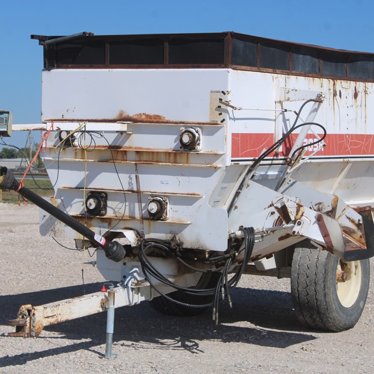 #2044 • HARSH 303H FEED MIXER WAGON