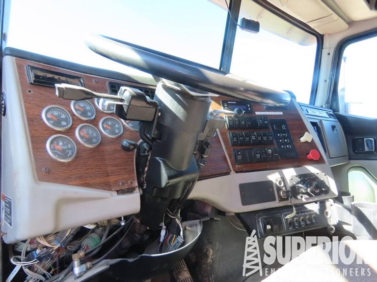 western-star-4900-image-6