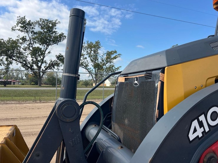 2018-deere-410l-image-11