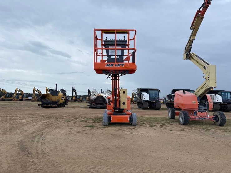 2010-jlg-e450aj-image-7