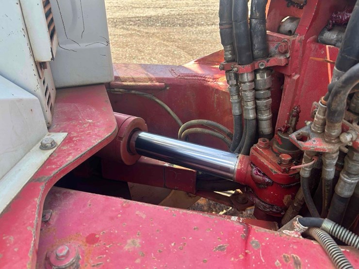 2013-takeuchi-tb180fr-image-16