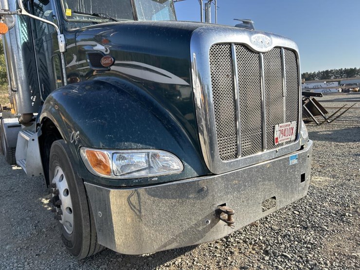 2009-peterbilt-386-image-11