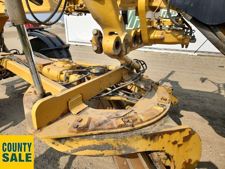 2015-caterpillar-160m-awd-image-36