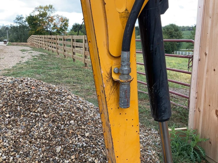 2017-jcb-8029cts-image-35