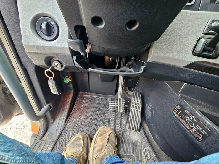 2019-freightliner-cascadia-126-image-66