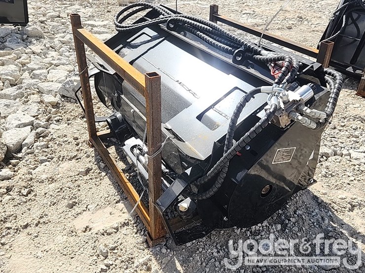 unused-2025-concrete-mixer-to-suit-skidsteer-image-4