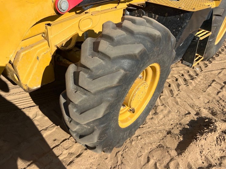 2018-caterpillar-415f2-il-image-14