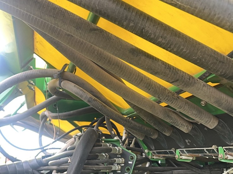 john-deere-16-image-18