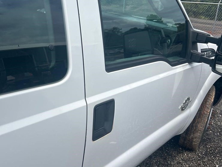 2015-ford-f350-sd-image-27