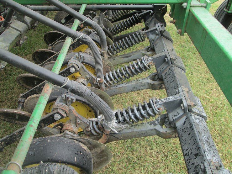 john-deere-750-image-22