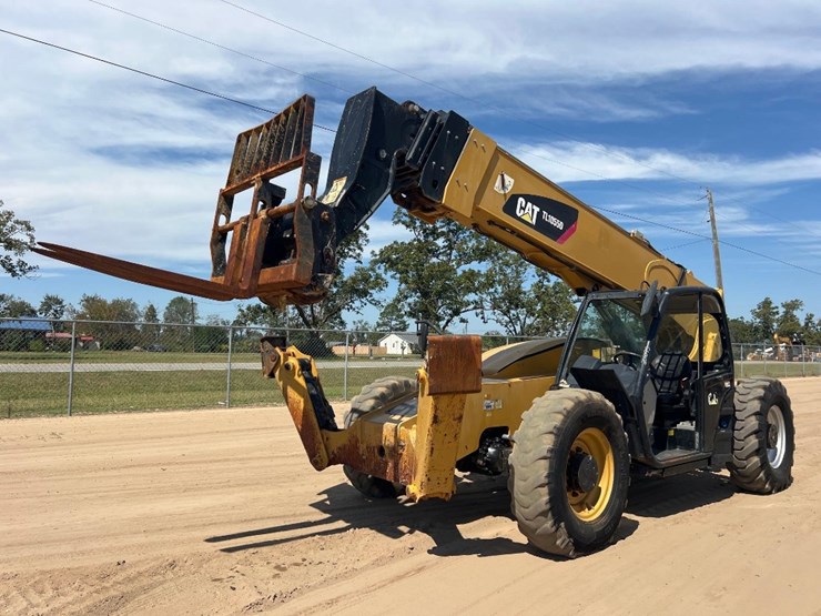 2018-caterpillar-tl1055d-image-8