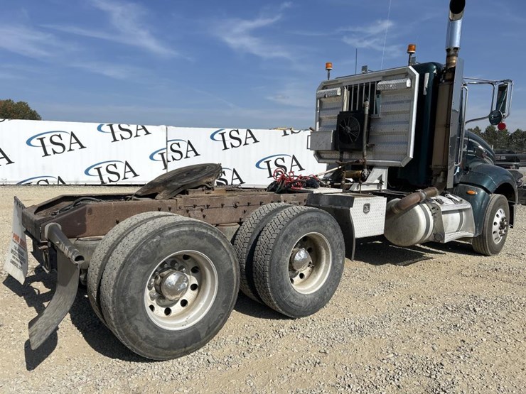 2009-peterbilt-386-image-5