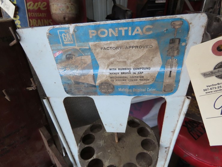 pontiac-display-rack-and-key-rack-image-2