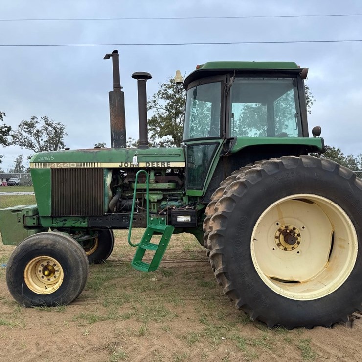JOHN DEERE 4440