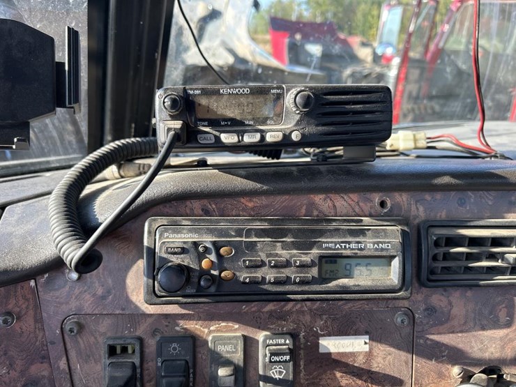 2000-international-9900i-image-69