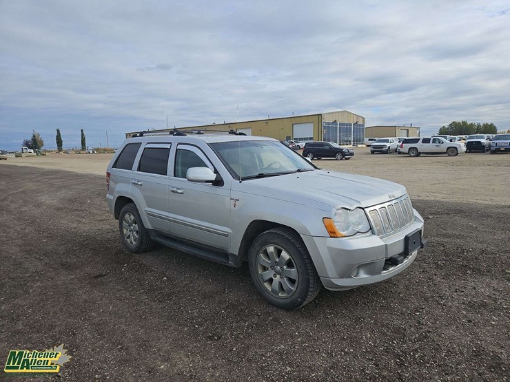 2010-jeep-grand-cherokee-image-4