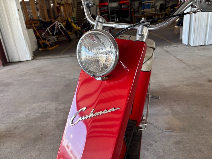 #225-•-1948-series-50-cushman-image-9