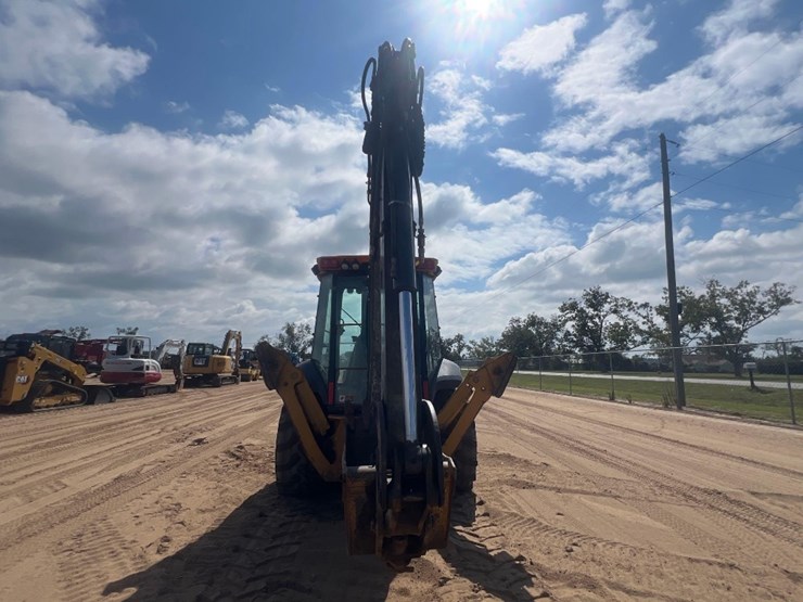 2018-deere-410l-image-3