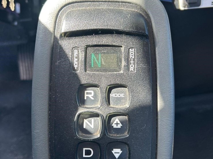2015-international-durastar-4400-image-32