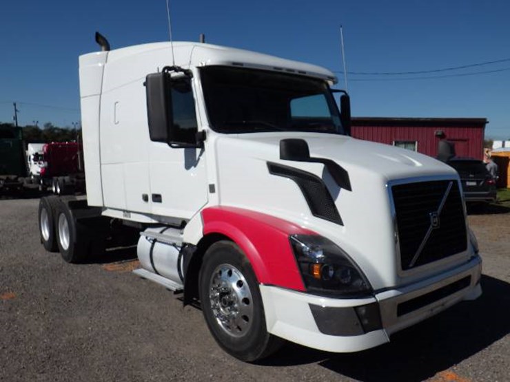 2009-volvo-vnl-630-image-2
