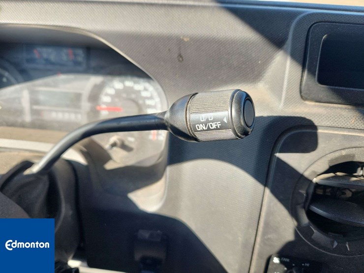 2012-ford-cargo-image-9