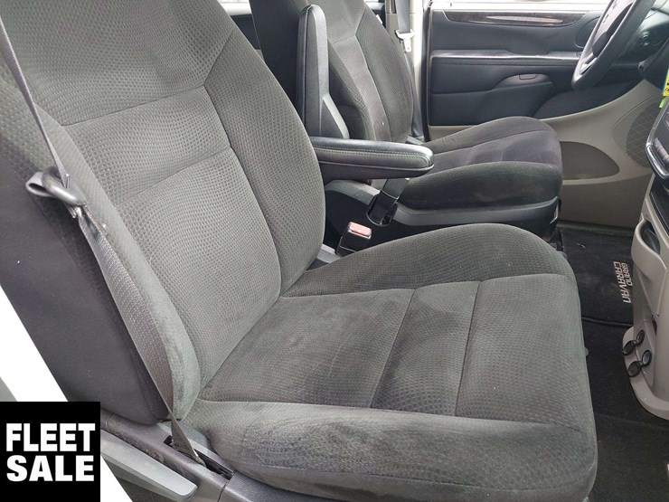 2015-dodge-grand-caravan-image-15