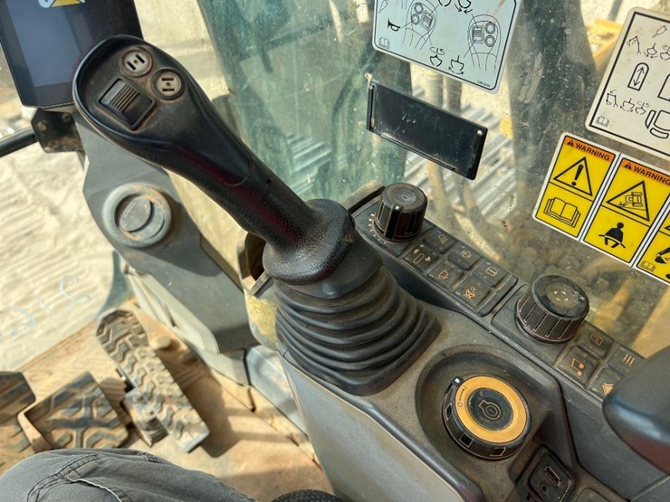 caterpillar-336-image-36