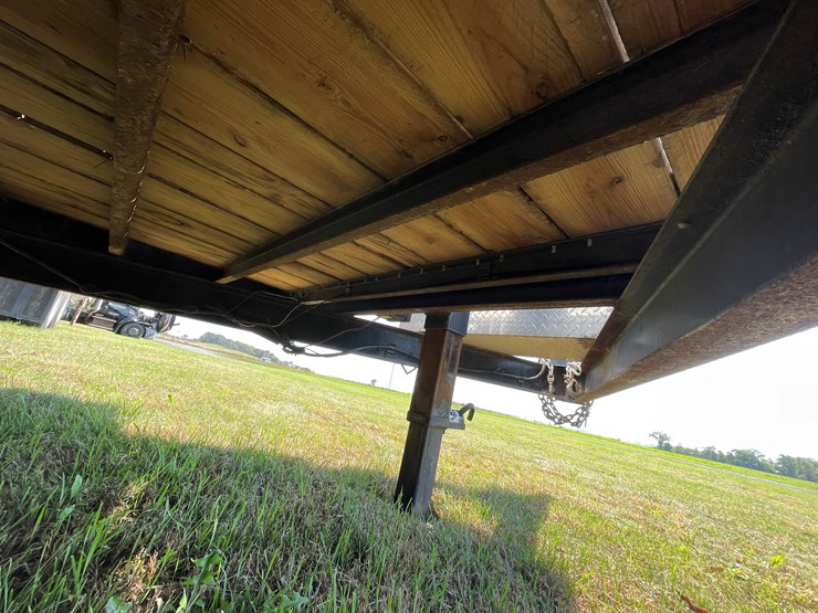#1668-•-2018-road-warrior-tandem-axle-tilt-trailer-image-24
