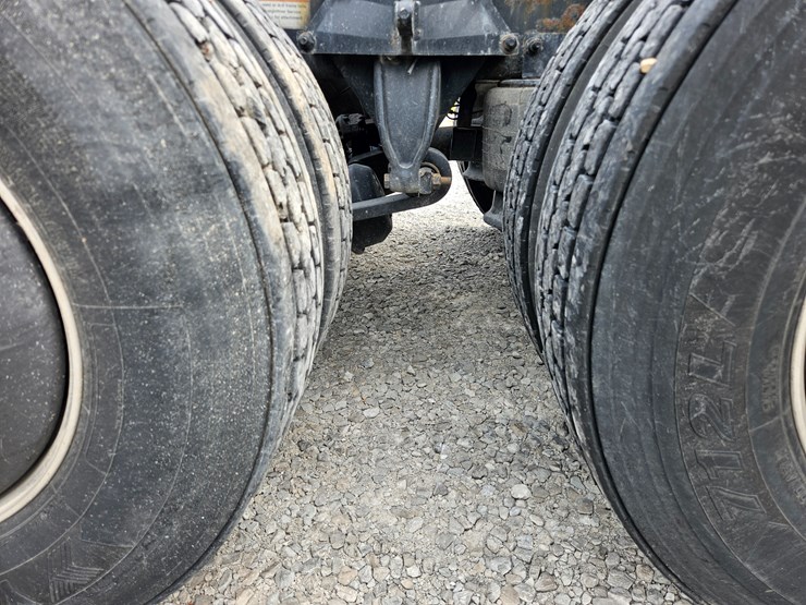 2019-freightliner-cascadia-126-image-98