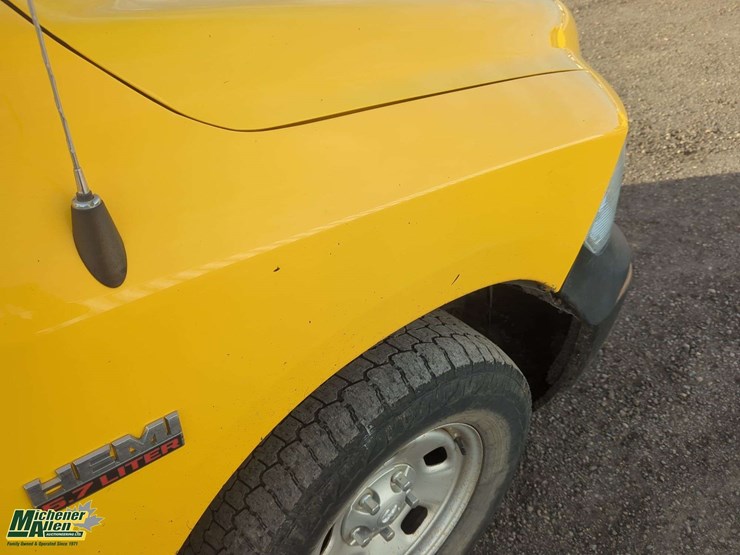 2019-ram-1500-classic-image-47