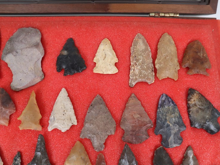 #67-•-#4173-•-(52)-framed-native-american-artifacts-image-6