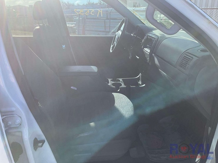 2005-ford-explorer-image-24