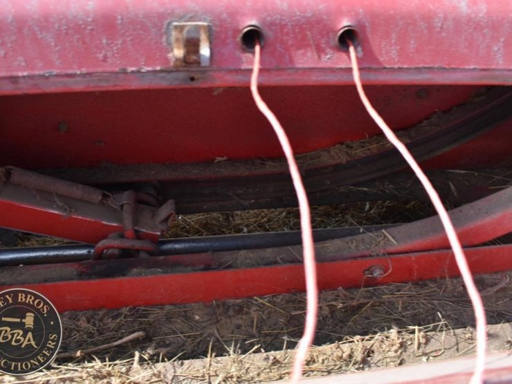 new-holland-271-image-13