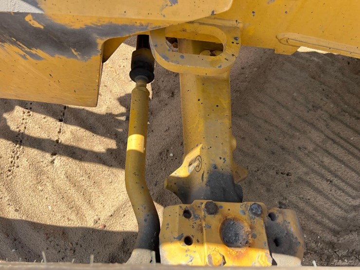 2018-deere-410l-image-13